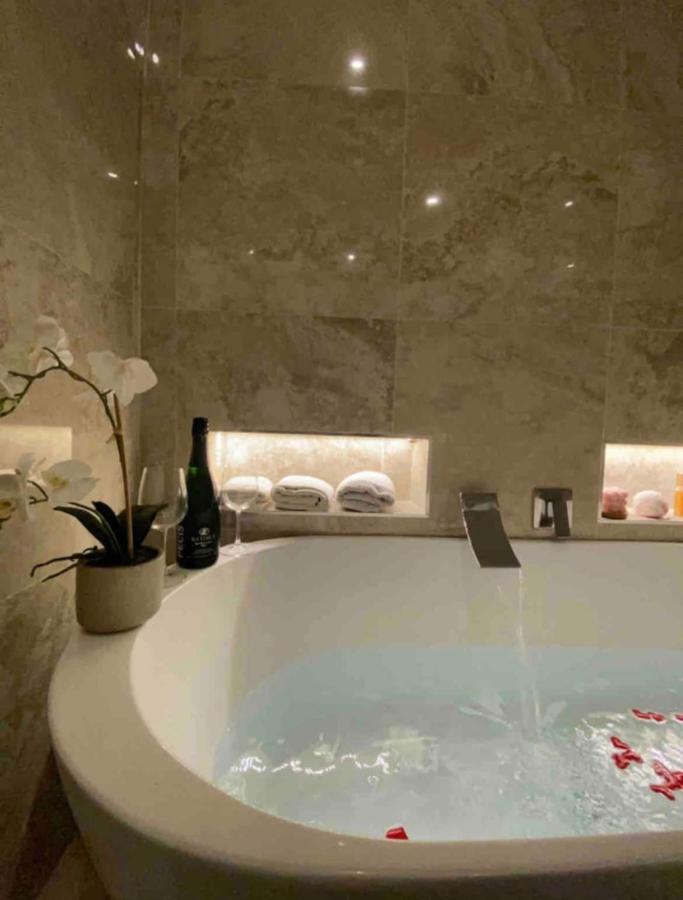 Apartament Luxury 1 Al Duomo Di Parma Zewnętrze zdjęcie